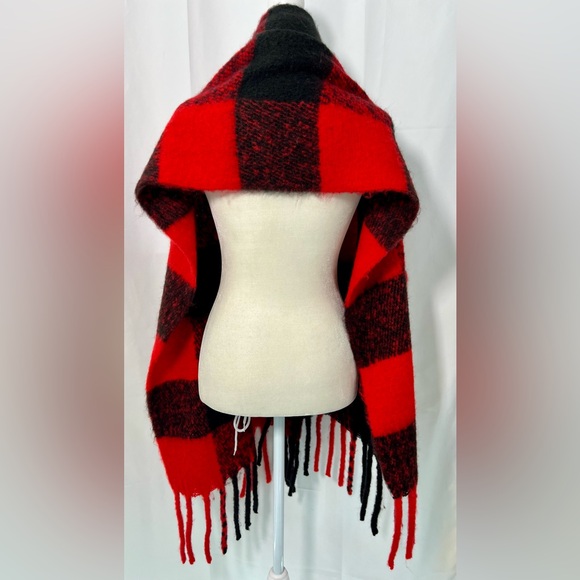 STEVE MADDEN oversized buffalo check SCARF SHAWL - Picture 4 of 5